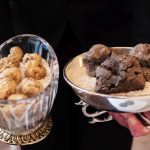What are the differences in taste between black and white truffles?
